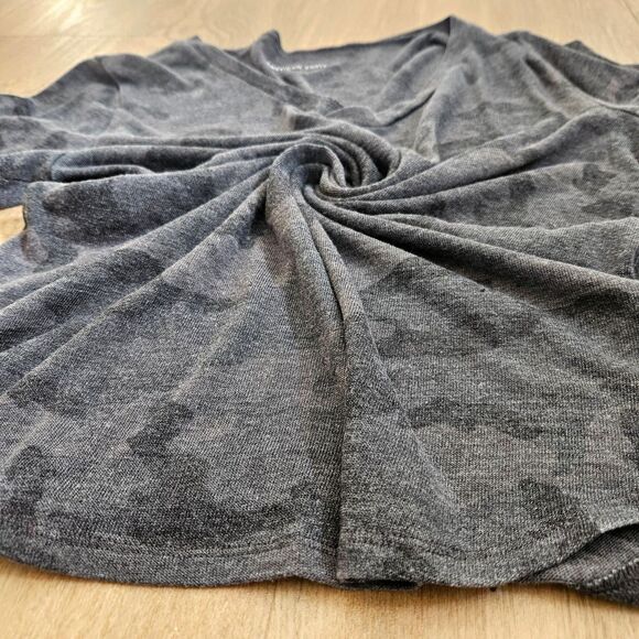 AMERICAN EAGLE / EDDIE BAUER T-Shirts Womens MED/ XL similar measurements - Picture 7 of 8